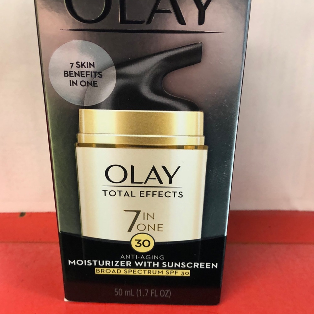 Olay Total Effects Moisturizer w SPF 30  1.7 fl oz